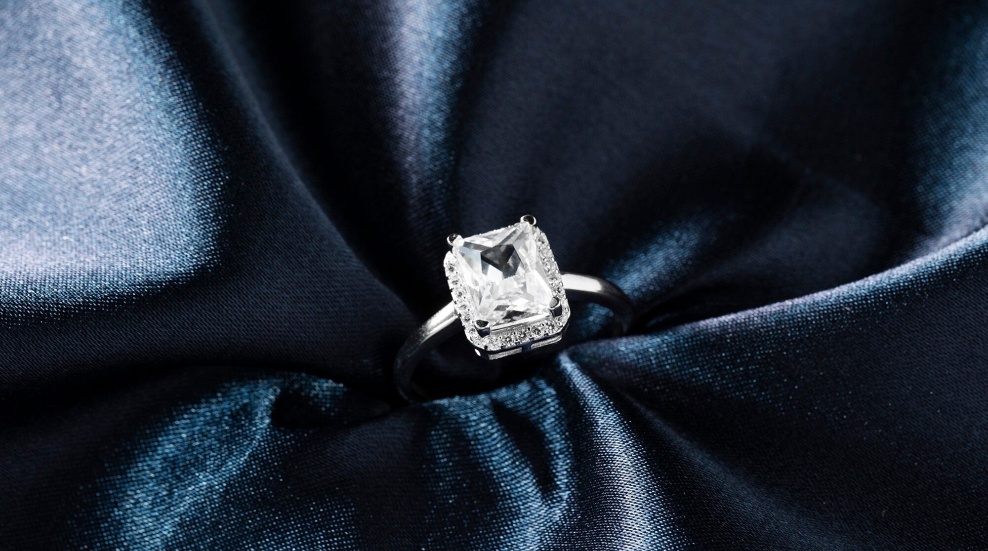 Der moderne Weg, den perfekten Ring zu wählen: Warum Trauring-Konfiguratoren alles verändern